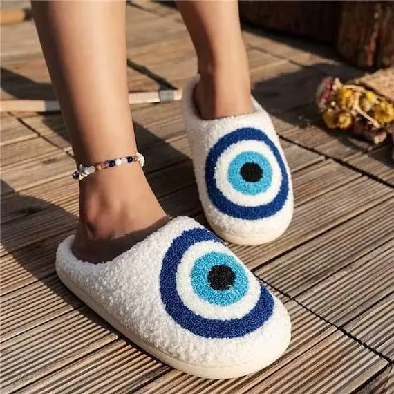 Cosy Smiley Face Slipper Comfortable Slippers Funny Slippers Unique Gift Idea Fun and Comfy Slip-Ons