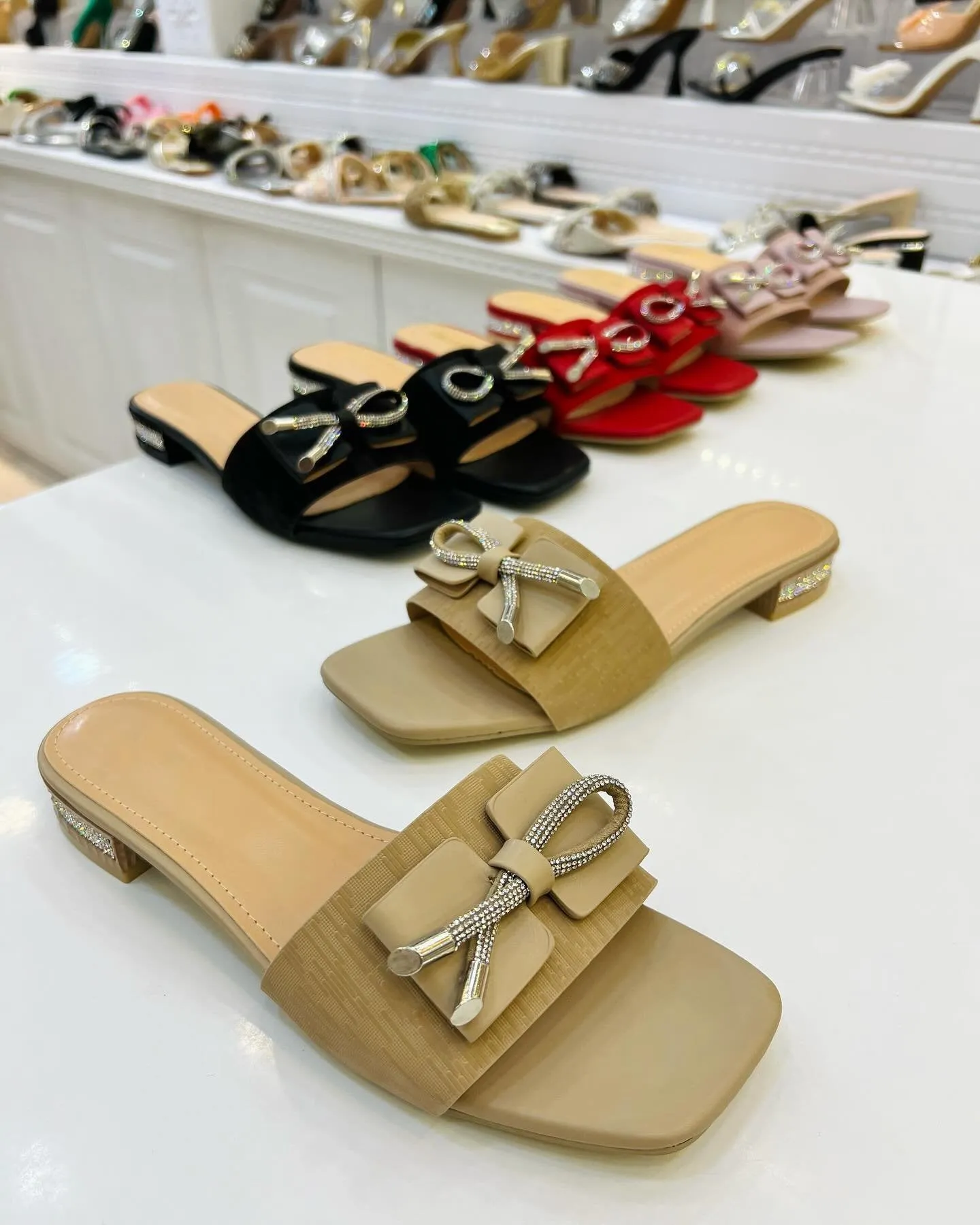 L4072 Low Heel Comfortable Slippers