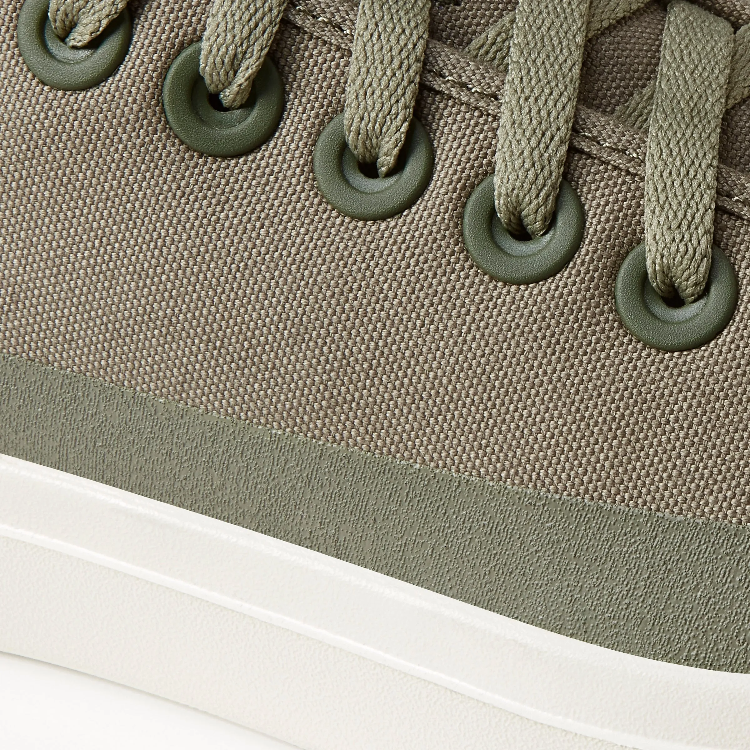 Women's Canvas Pipers