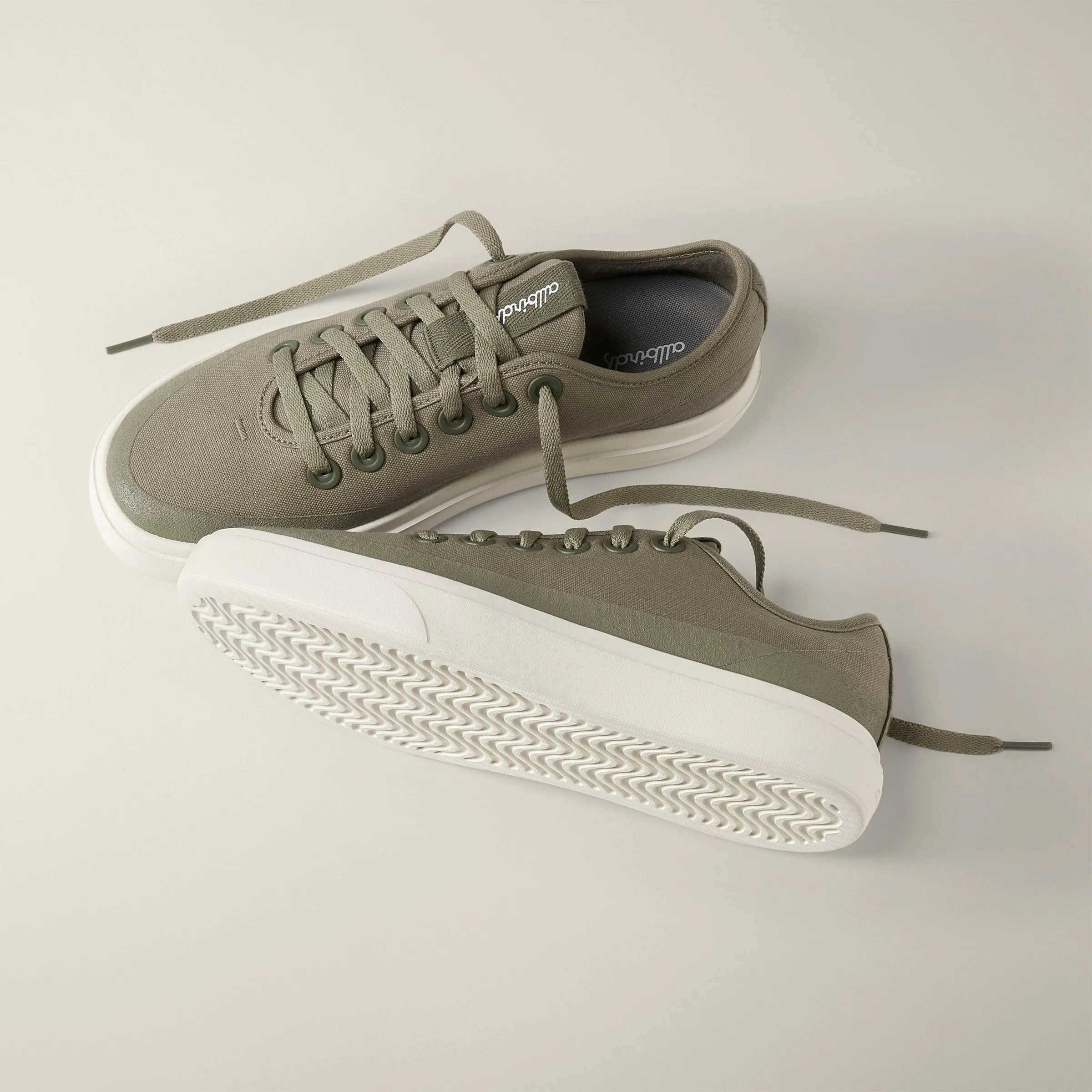 Women's Canvas Pipers